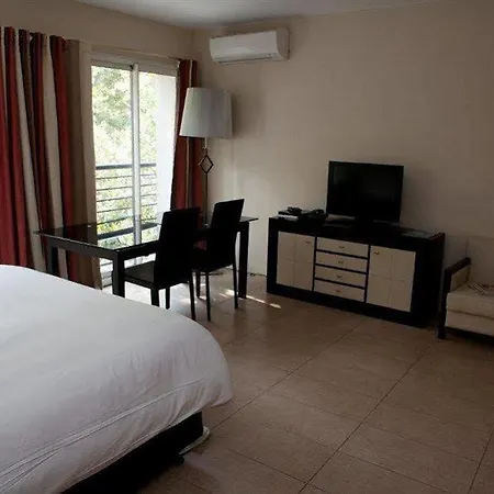 Carnot Apartment *